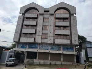 20bdrm Townhouse / Terrace in Kirkos for rent