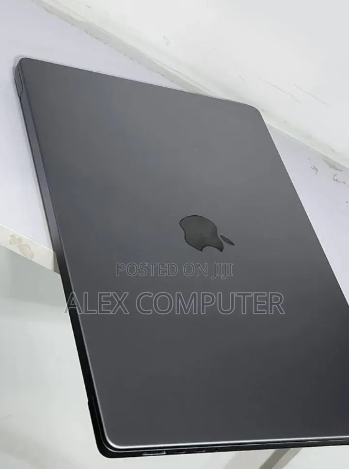New Laptop Apple MacBook Pro 2021 M1 32GB Apple M1 Pro SSD 512GB