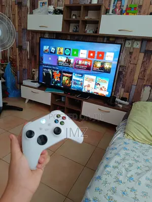Xbox One S 2 Controllers 1 Tera