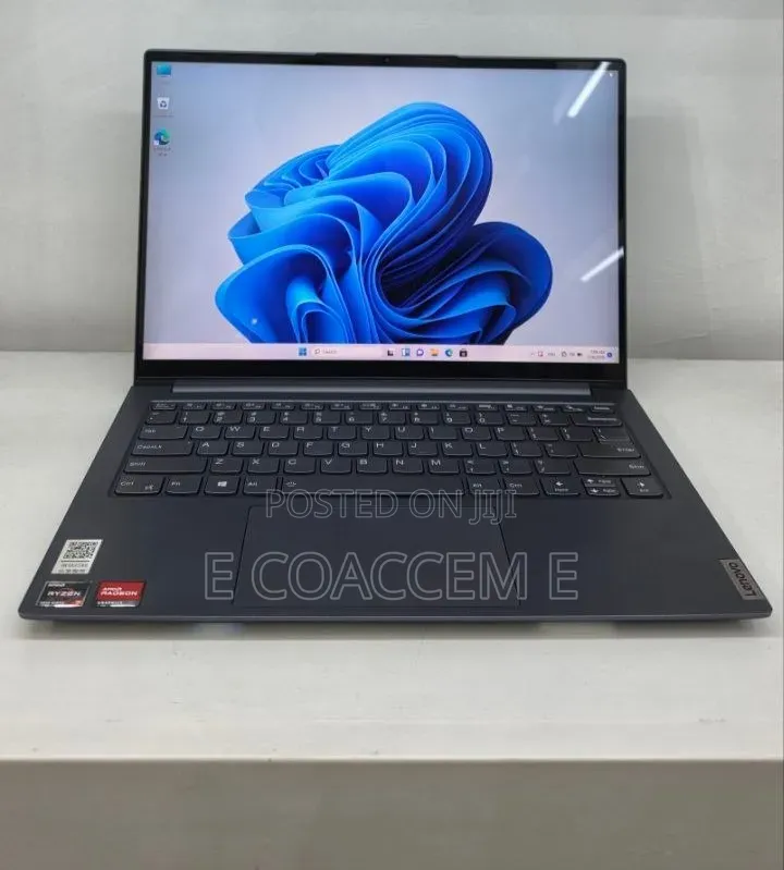 New Laptop Lenovo 16GB AMD Ryzen 7 SSD 512GB