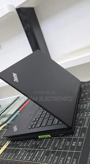 New Laptop Lenovo ThinkPad T14s G4 16GB Intel Core i5 SSD 512GB