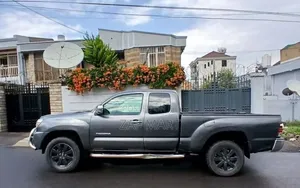 Toyota Tacoma 2012 Gray