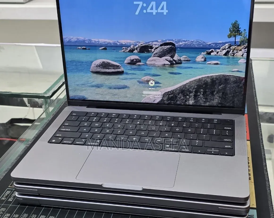 New Laptop Apple MacBook Pro 2021 M1 32GB Apple M1 Pro SSD 512GB