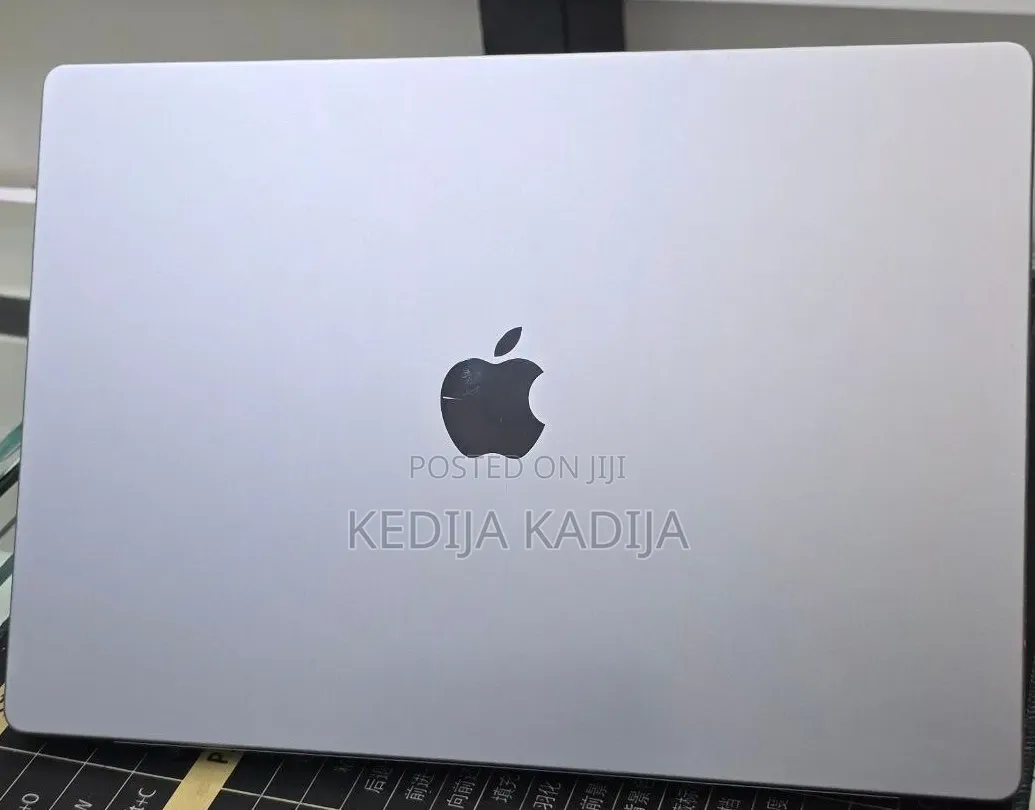 New Laptop Apple MacBook Pro 2021 M1 32GB Apple M1 Max SSD 1T