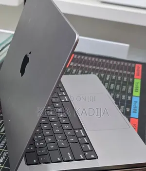 New Laptop Apple MacBook Pro 2021 M1 32GB Apple M1 Pro SSD 512GB