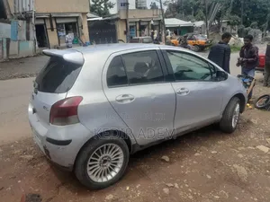 Toyota Yaris 2009 Silver