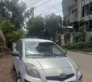 Toyota Yaris 2009 Silver