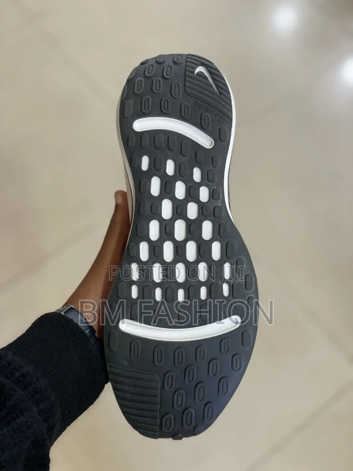 Nike Sneakers (Easy Comfort)