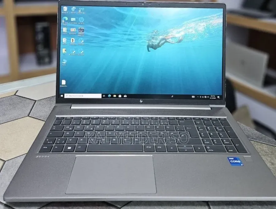 New Laptop HP ZBook 15 16GB Intel Core i7 SSD 512GB