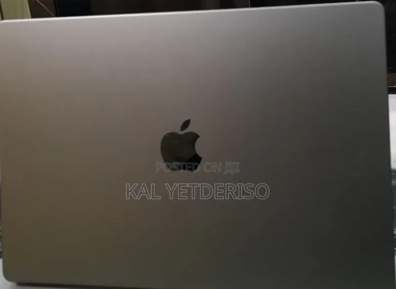 New Laptop Apple MacBook Pro 2021 M1 32GB SSD 512GB