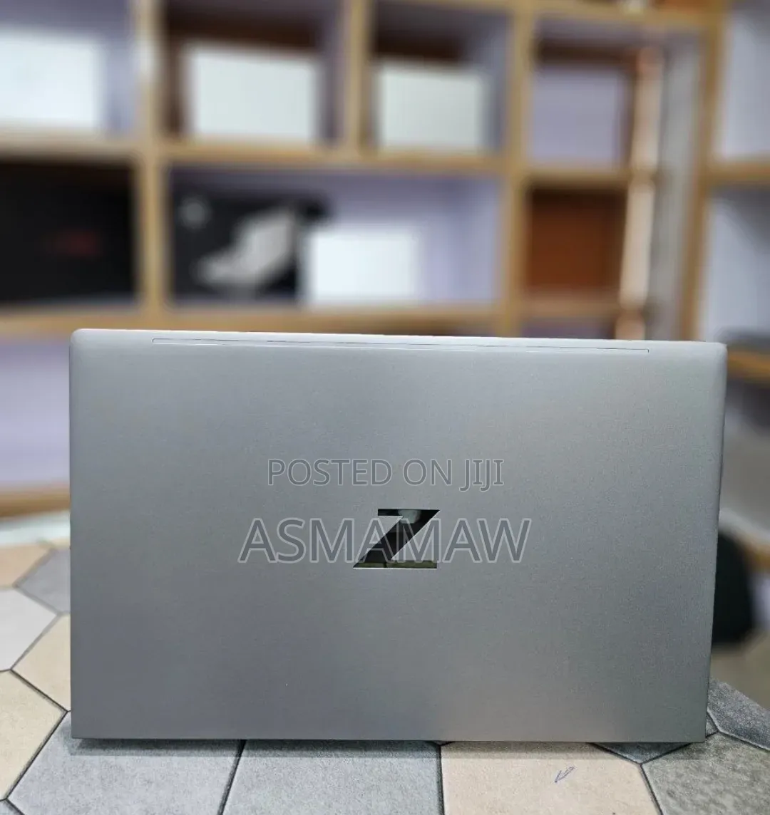 New Laptop HP ZBook Power G9 i7 16GB Intel Core i7 SSD 1T