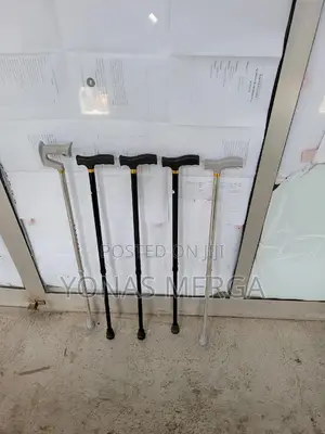 Walking Stick匈右 It Is Fitted for Elderly Patients With Leg and Foot.
