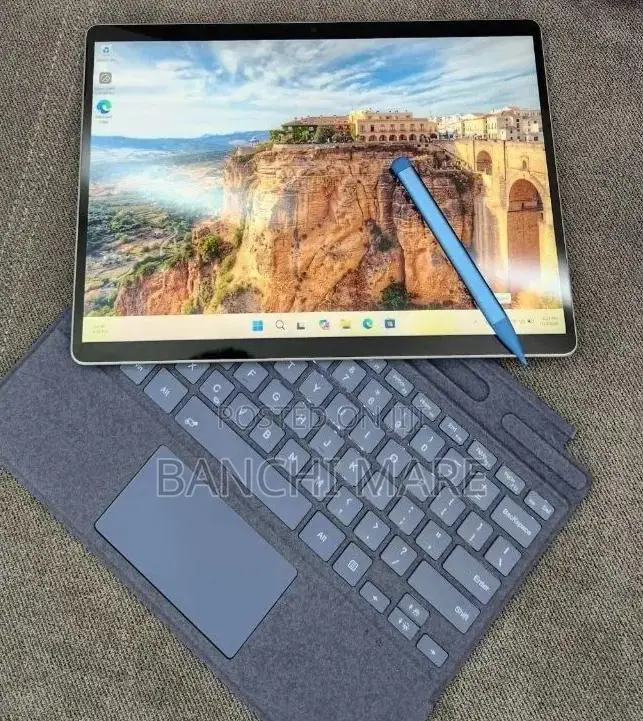New Laptop Microsoft Surface Pro 9 16GB Intel Core i7 SSD 512GB