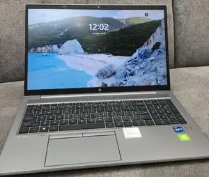 New Laptop HP ZBook Firefly G8 16GB Intel Core i7 SSD 512GB