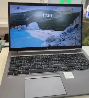 New Laptop HP ZBook Firefly G8 16GB Intel Core i7 SSD 512GB