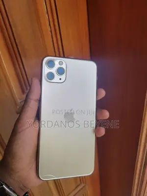 Apple iPhone 11 Pro Max 64 GB Gold