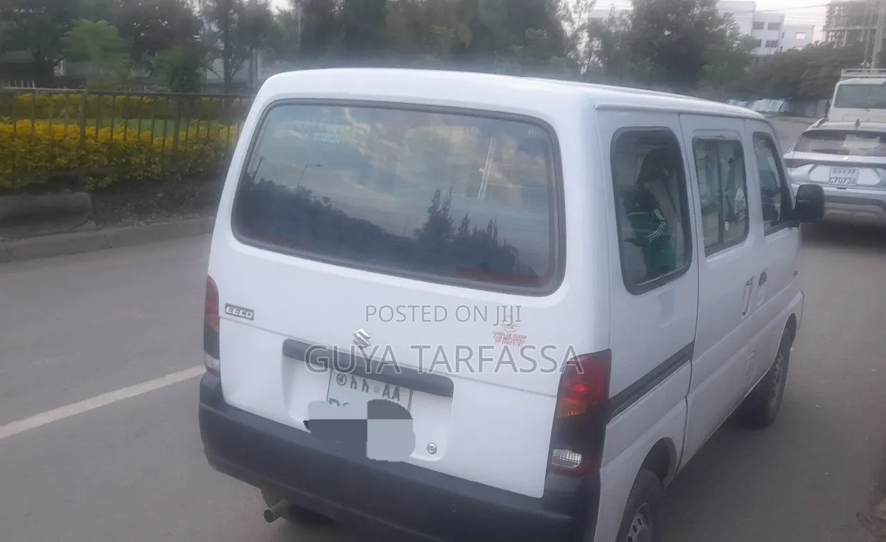Suzuki Eeco 2023 White