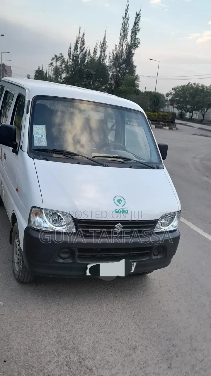 Suzuki Eeco 2023 White