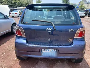 Toyota Vitz 2010 Blue