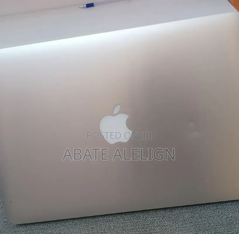 New Laptop Apple MacBook Air 2015 8GB Intel Core i5 SSD 256GB