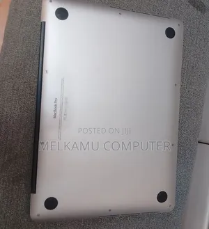 New Laptop Apple MacBook Pro 2015 8GB Intel Core i5 SSD 256GB