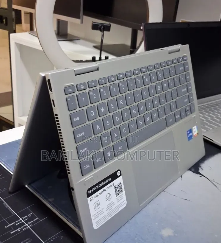 New Laptop HP Envy 14 8GB Intel Core i5 SSD 512GB