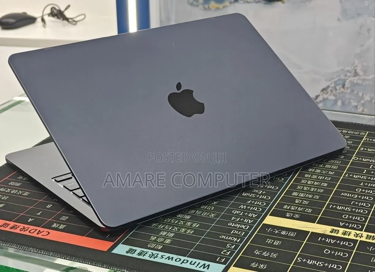 New Laptop Apple MacBook Air 2020 M1 8GB Apple M1 SSD 512GB
