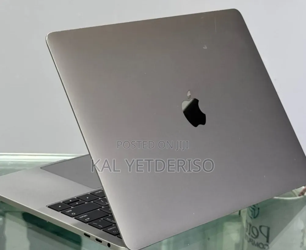 New Laptop Apple MacBook Pro 2016 8GB Intel Core i5 SSD 256GB