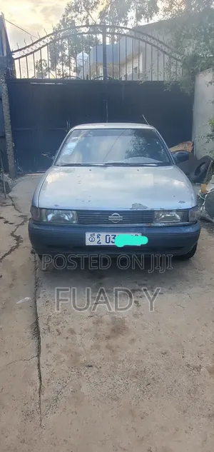 Nissan Sunny B13 Sedan 1.3 1991 Blue