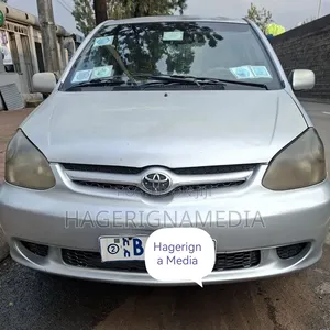 Toyota Platz 2005 Silver