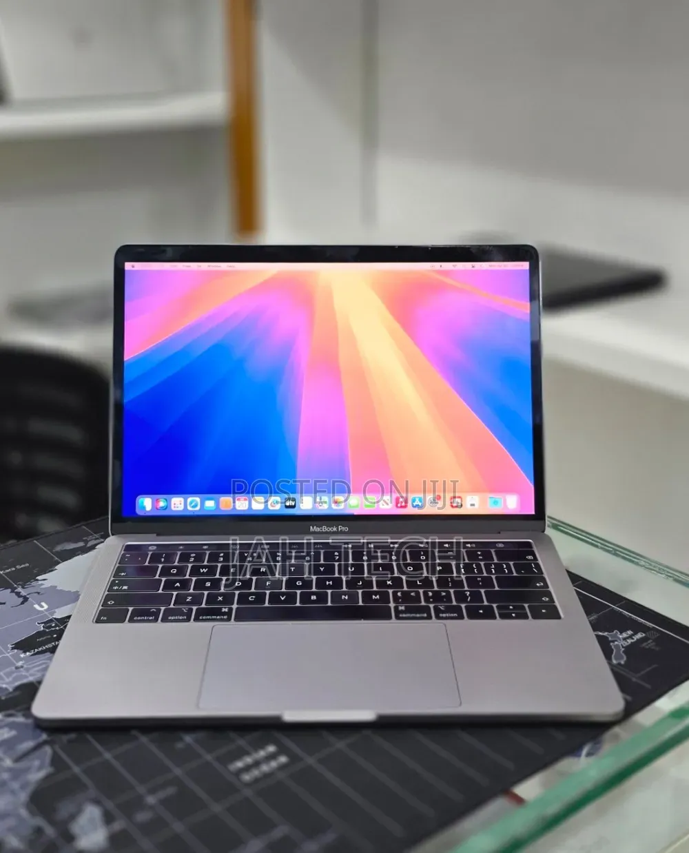 New Laptop Apple MacBook Pro 2019 16GB Intel Core i7 SSD 256GB