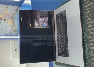 New Laptop Apple MacBook Pro 32GB Apple M1 Max SSD 1T