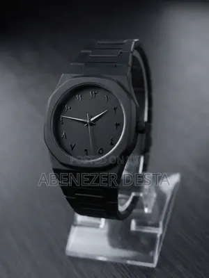 Aura Minimalist Analog Watch Featuring Arabic Numerals