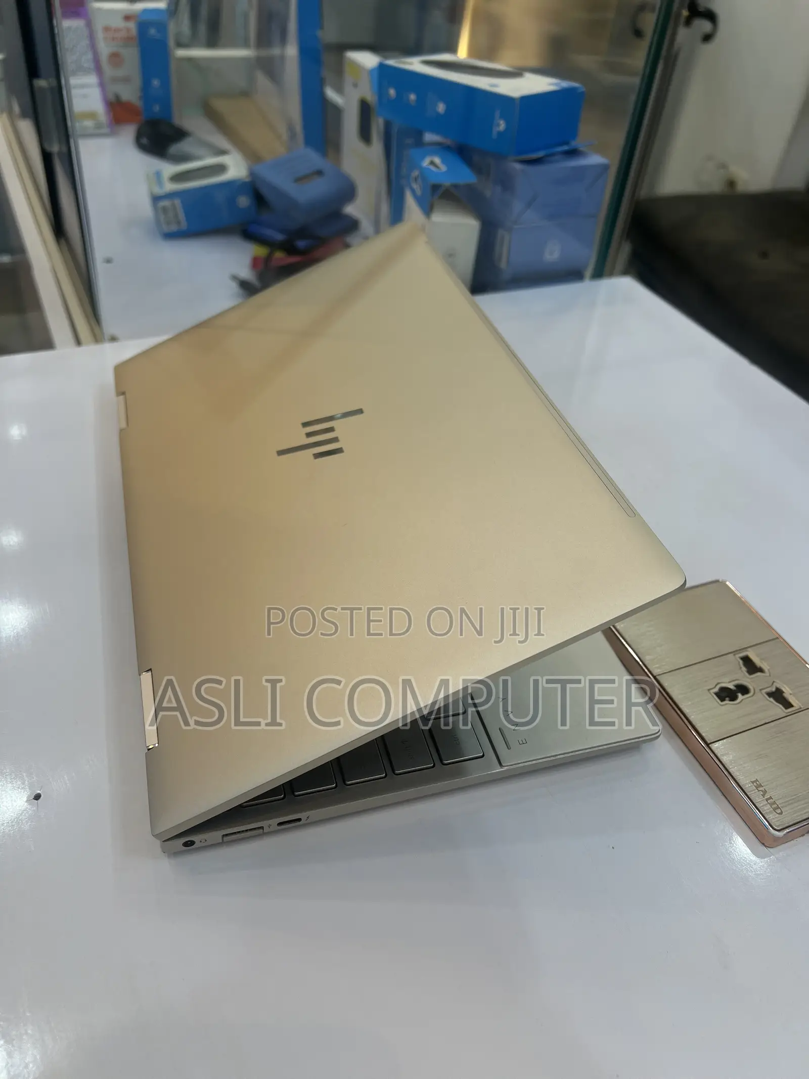 New Laptop HP Envy X360 8GB Intel Core i7 SSD 512GB
