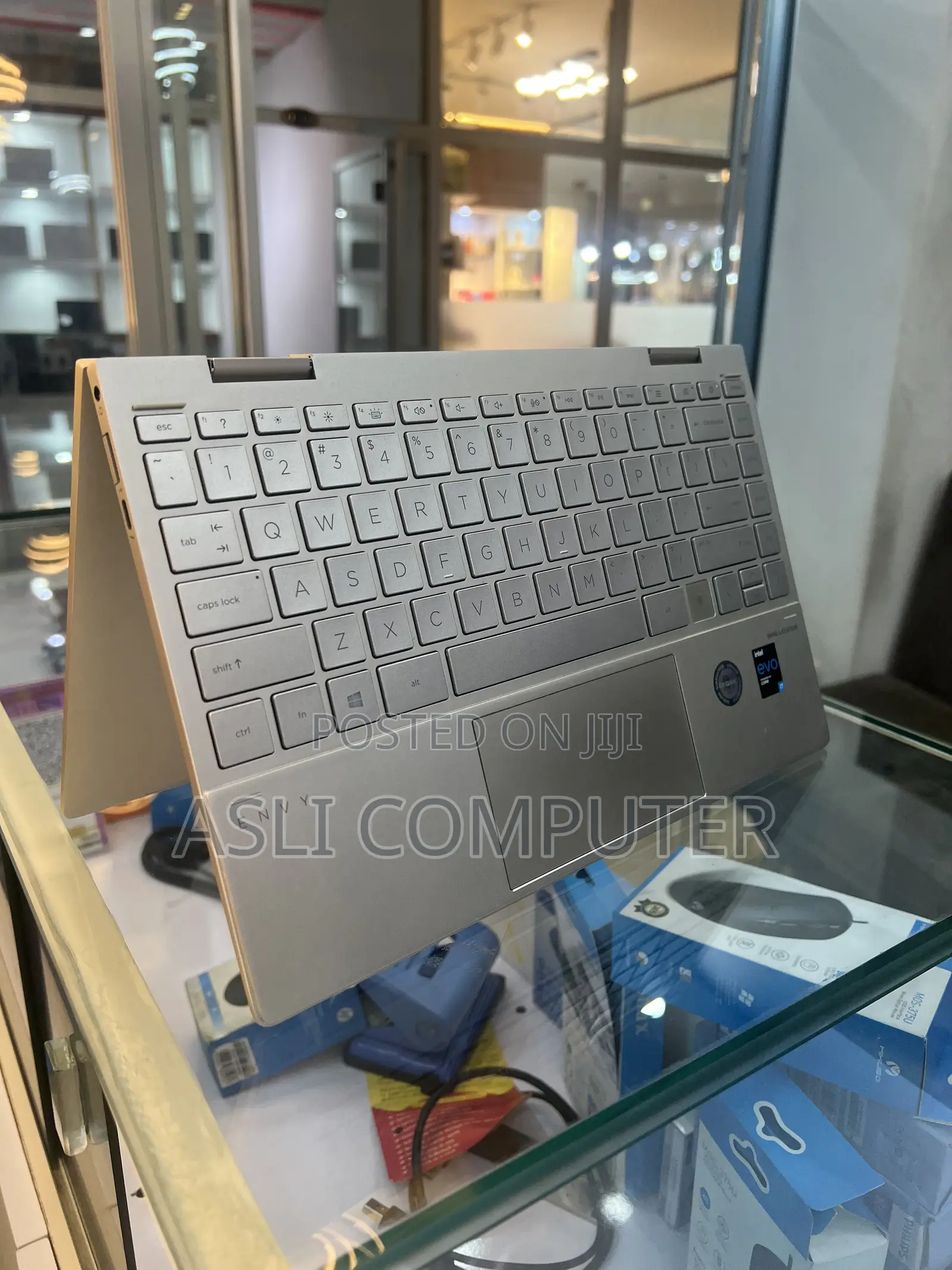 New Laptop HP Envy X360 8GB Intel Core i7 SSD 512GB