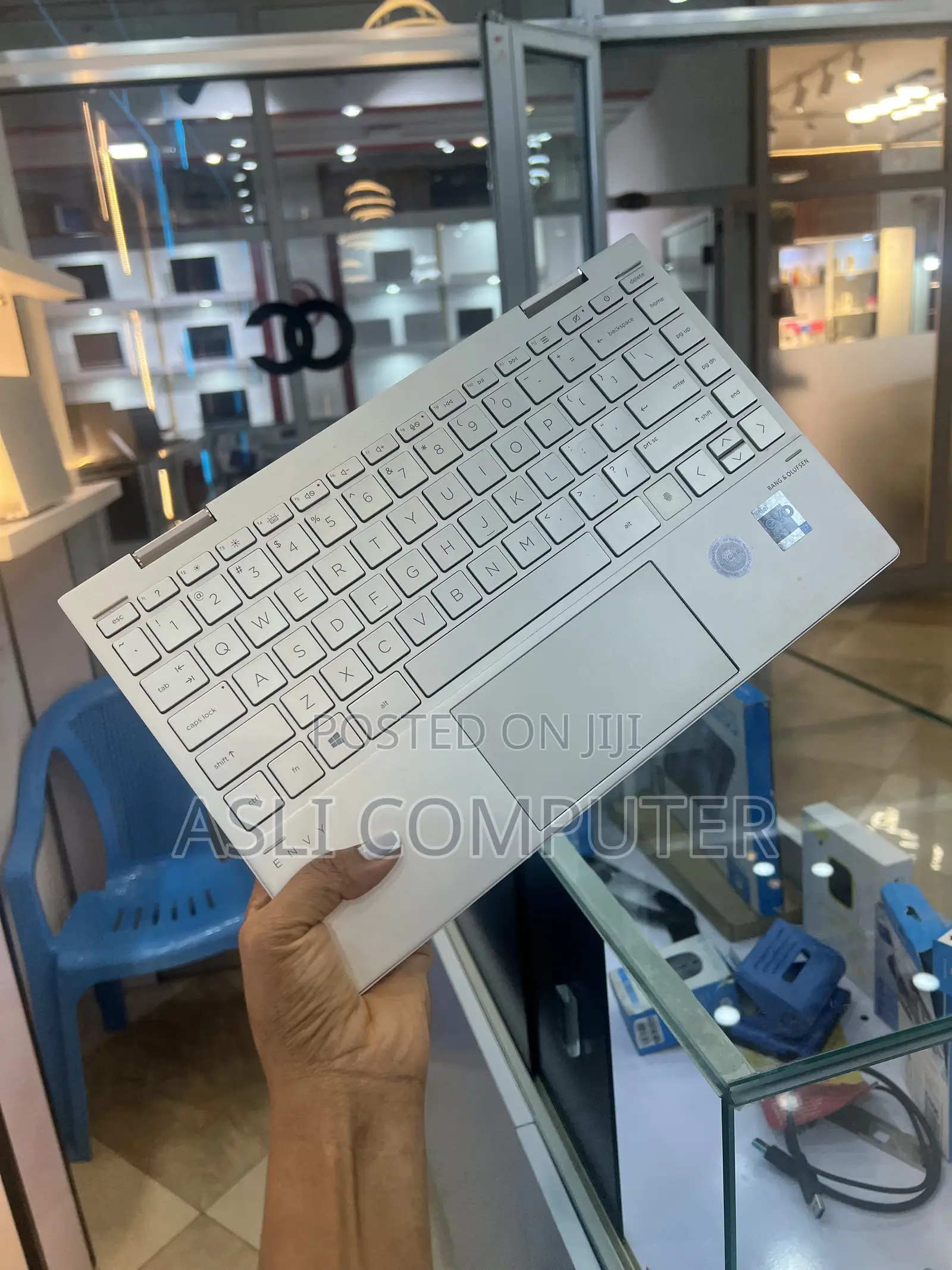 New Laptop HP Envy X360 8GB Intel Core i7 SSD 512GB
