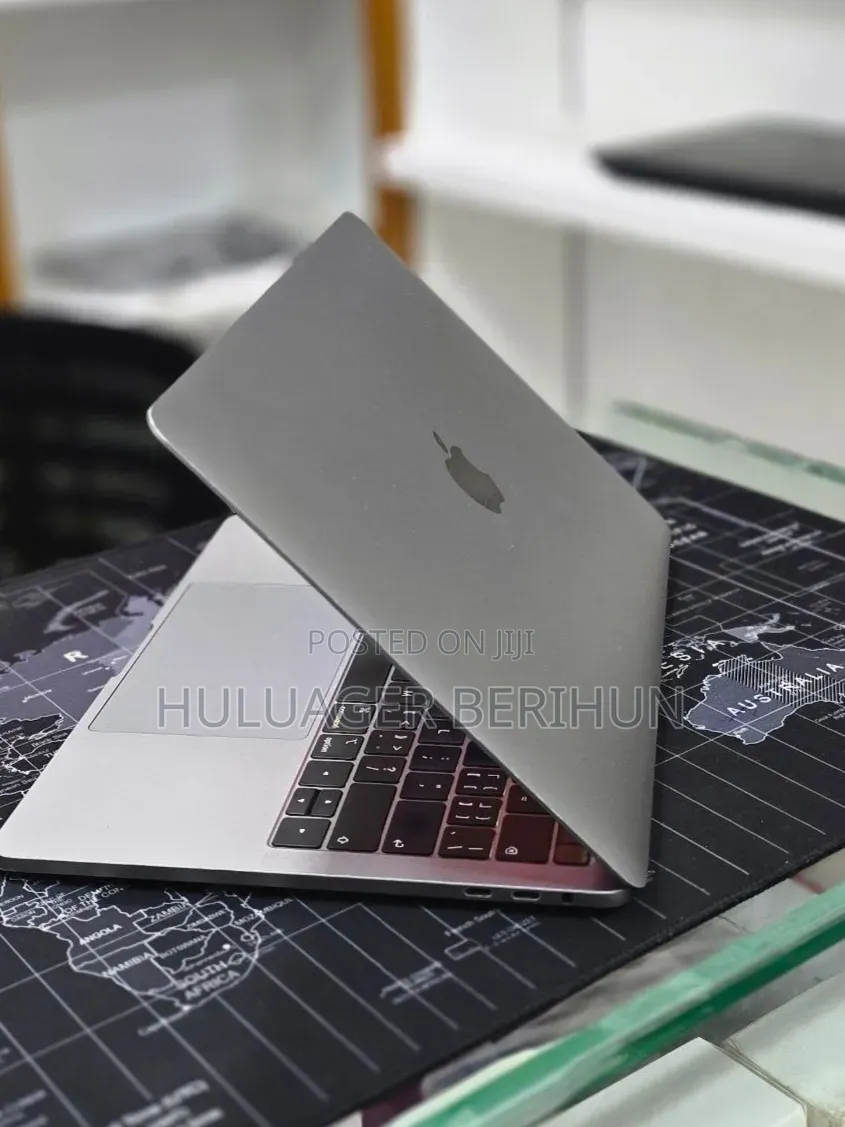 New Laptop Apple MacBook Pro 2017 16GB Intel Core i7 SSD 256GB