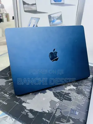 New Laptop Apple MacBook Air 2022 M2 16GB Apple M2 SSD 512GB