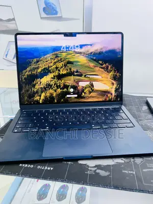 New Laptop Apple MacBook Air 2022 M2 16GB Apple M2 SSD 512GB