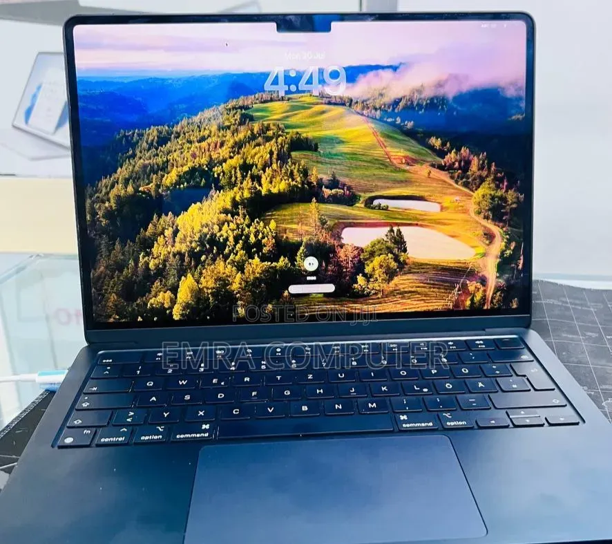 New Laptop Apple MacBook Air 2022 M2 16GB Apple M2 SSD 512GB