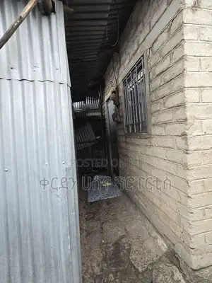 2bdrm House in ቀርደን ሀሰና ፕሮፐርቲስ, Lideta for sale