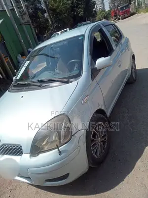 Toyota Vitz 2004 Blue