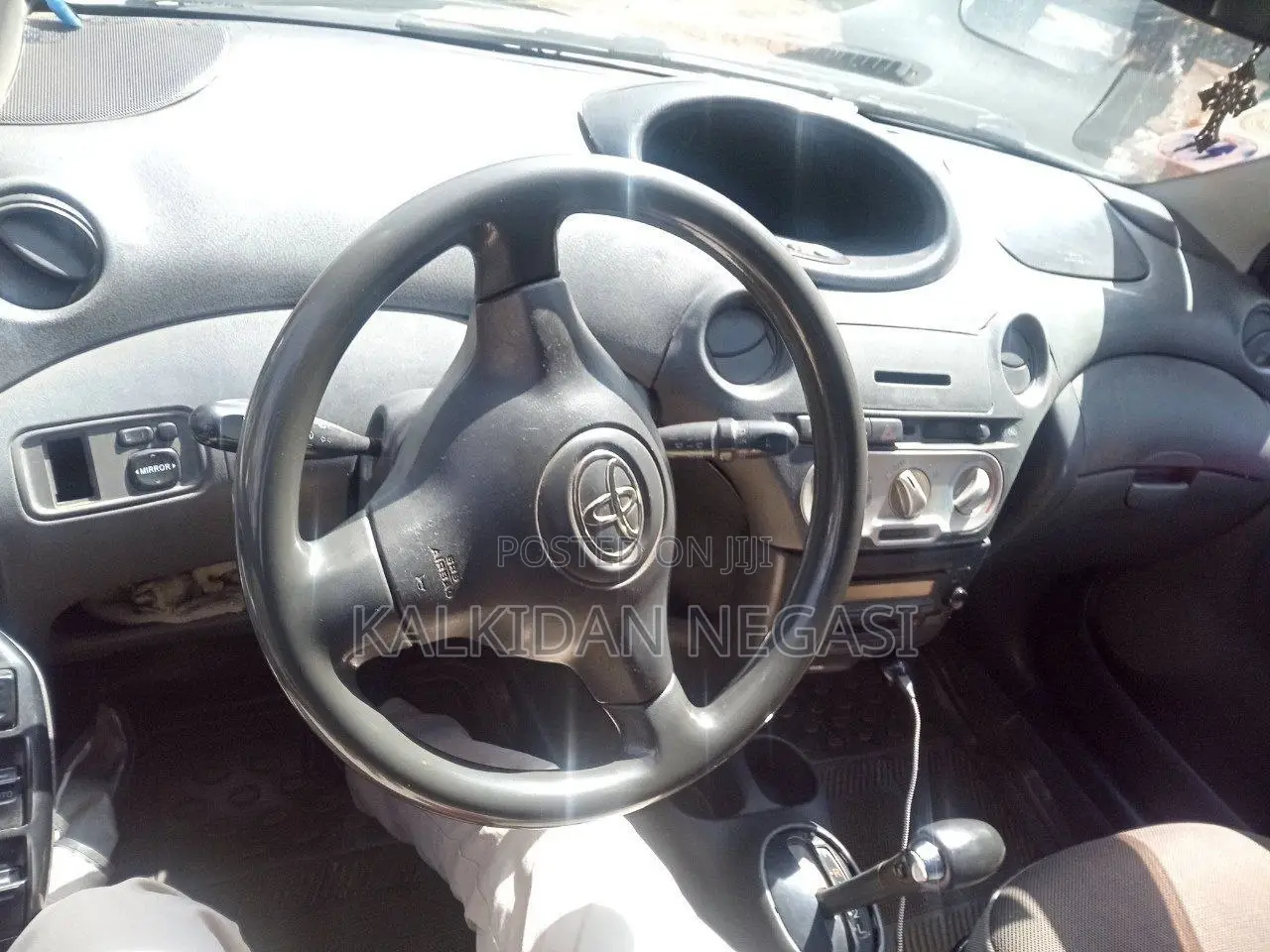 Toyota Vitz 2004 Blue