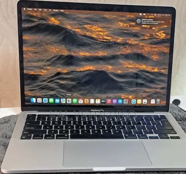 New Laptop Apple MacBook Pro 2020 M1 16GB Apple M1 SSD 512GB