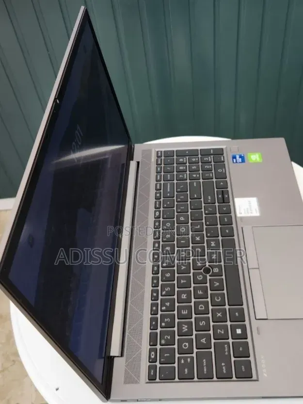 New Laptop HP ZBook 14 16GB Intel Core i7 SSD 512GB