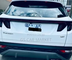 Hyundai Tucson SE 2022 White