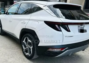 Hyundai Tucson SE 2022 White
