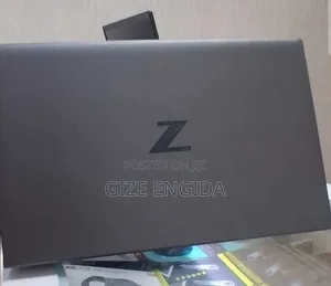 New Laptop HP ZBook Firefly G8 16GB Intel Core i7 SSD 512GB