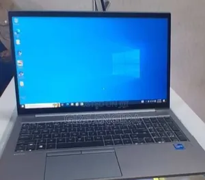 New Laptop HP ZBook Firefly G8 16GB Intel Core i7 SSD 512GB