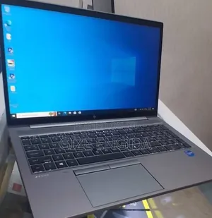 New Laptop HP ZBook Firefly G8 16GB Intel Core i7 SSD 512GB